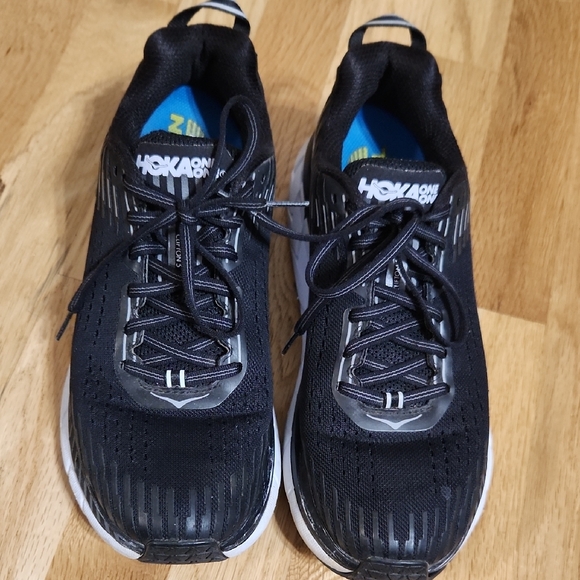 Hoka Ladies Clifton 5 Tennis Shoes - Picture 6 of 7